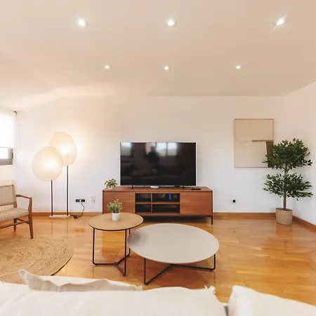 Bravissimo Placa Catalunya 10, Duplex Penthouse Girona