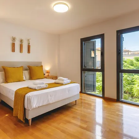 Apartment Bravissimo Placa Catalunya 10, Duplex Penthouse Girona
